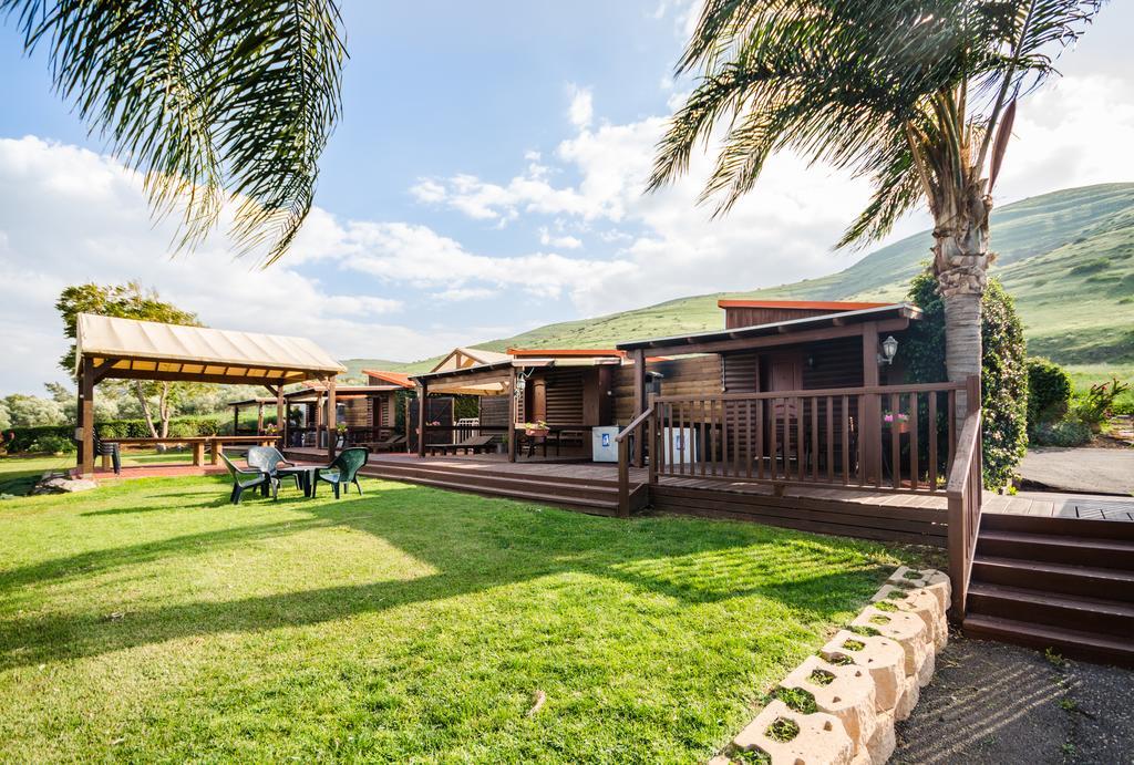 Avigail Guest House Yavne'el Bagian luar foto